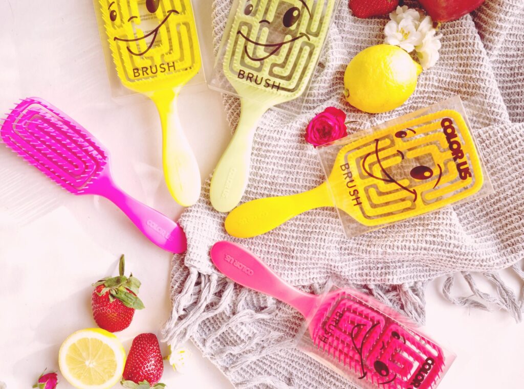 Color Us Brush lõhnavad ja värvilised juukseharjad